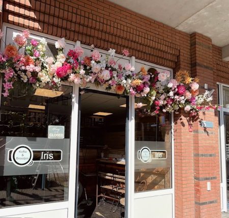 Bedrijfsaankleding met bloemen